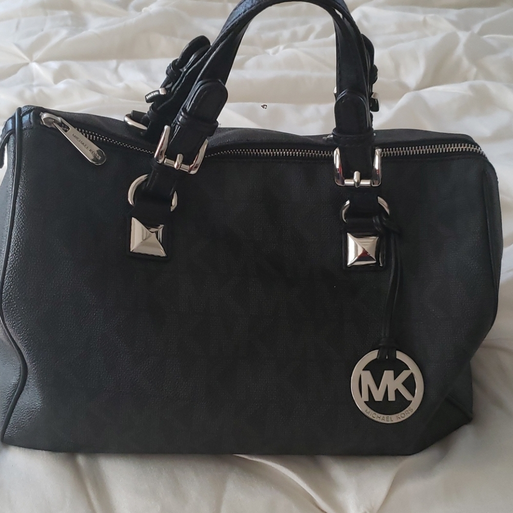 Michael Kors Signature Boston Bag